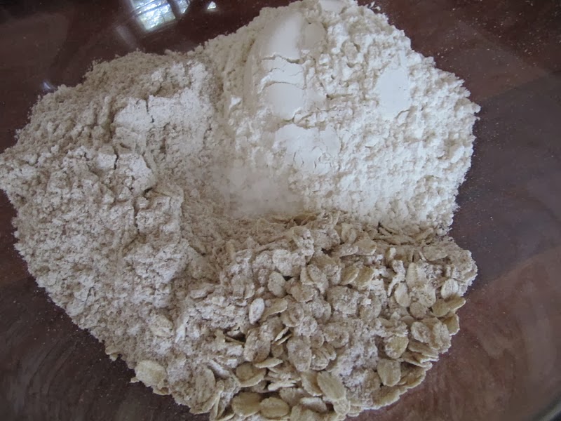 Wheat and white flour mixed with oats. 