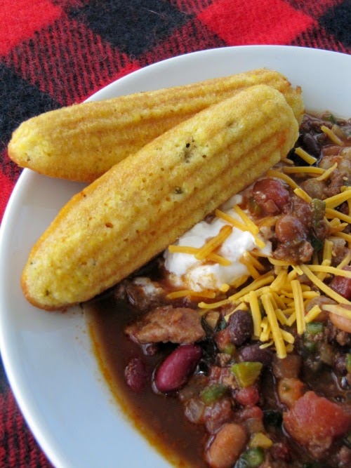 Layered Chili with Jalapeno Cheddar Cornbread