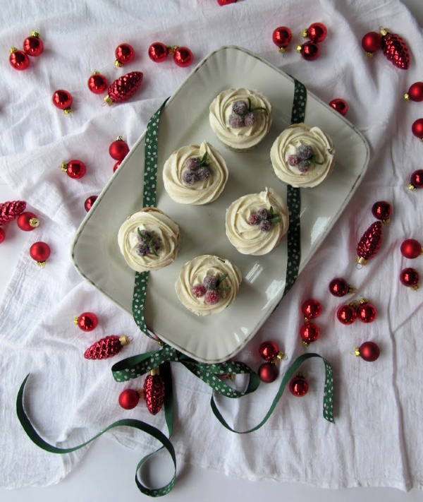 gingerbread-cupcakes-with-buttercream. 