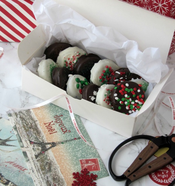 15 Ways to Spread Joy Through the Holidays, box oc chocolate covered ore cookies. 