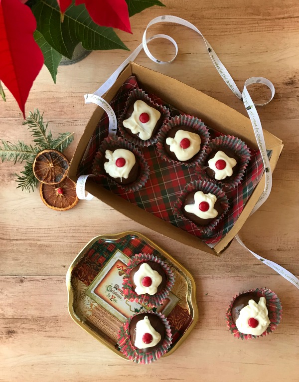 brownie-bites-chocolate-covered-to look like English puddings