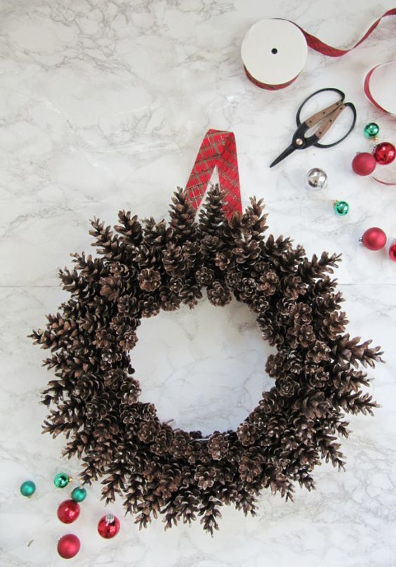 PINECONE WREATH WITHOUT GLUE OR WIRE