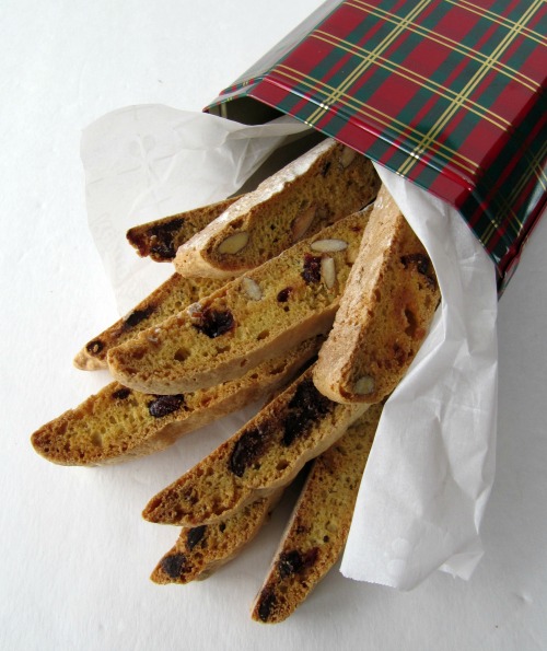 cranberry-dark-chocolate-almond-biscotti