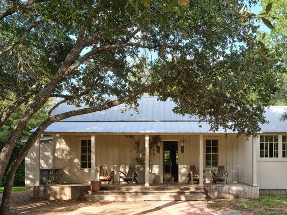 Round the Round House Rental in Round Top Texas. 