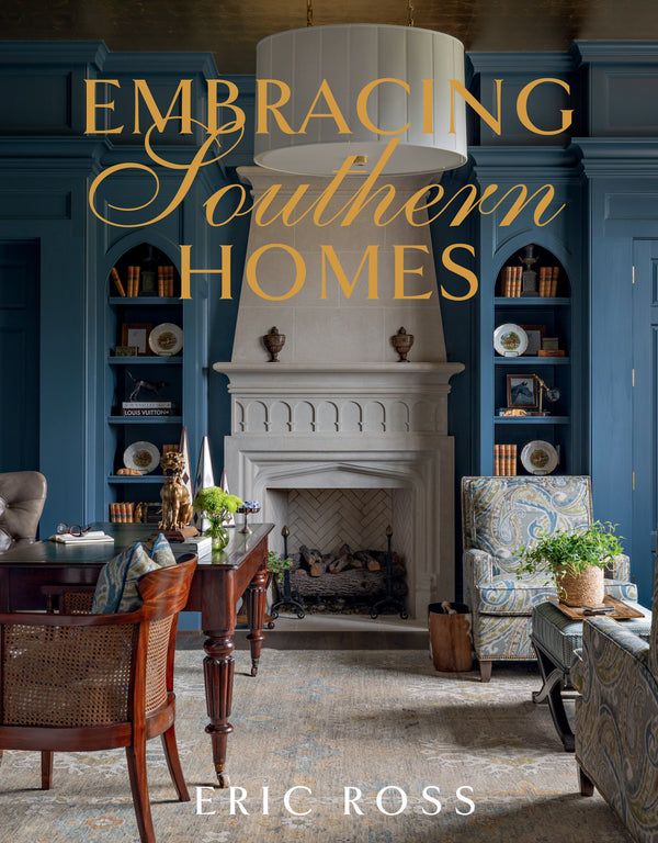 Book cover of Embracing Southern Homes.