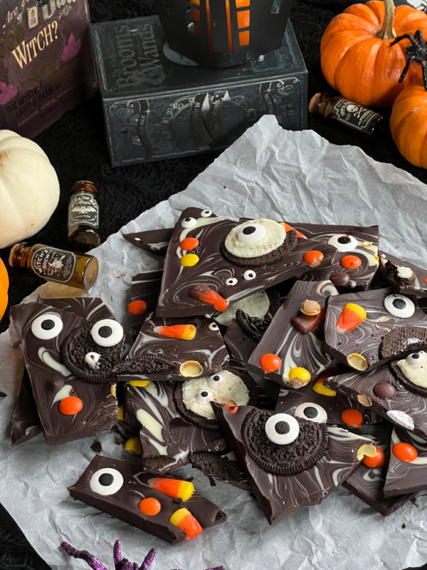 halloween chocolate bark with Oreos and candy eyeballs.